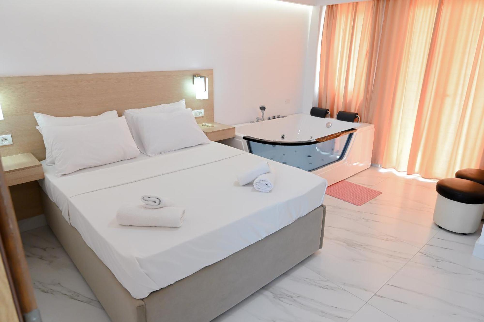 Hotel Kriti Max , Shengjin Шенгін Екстер'єр фото