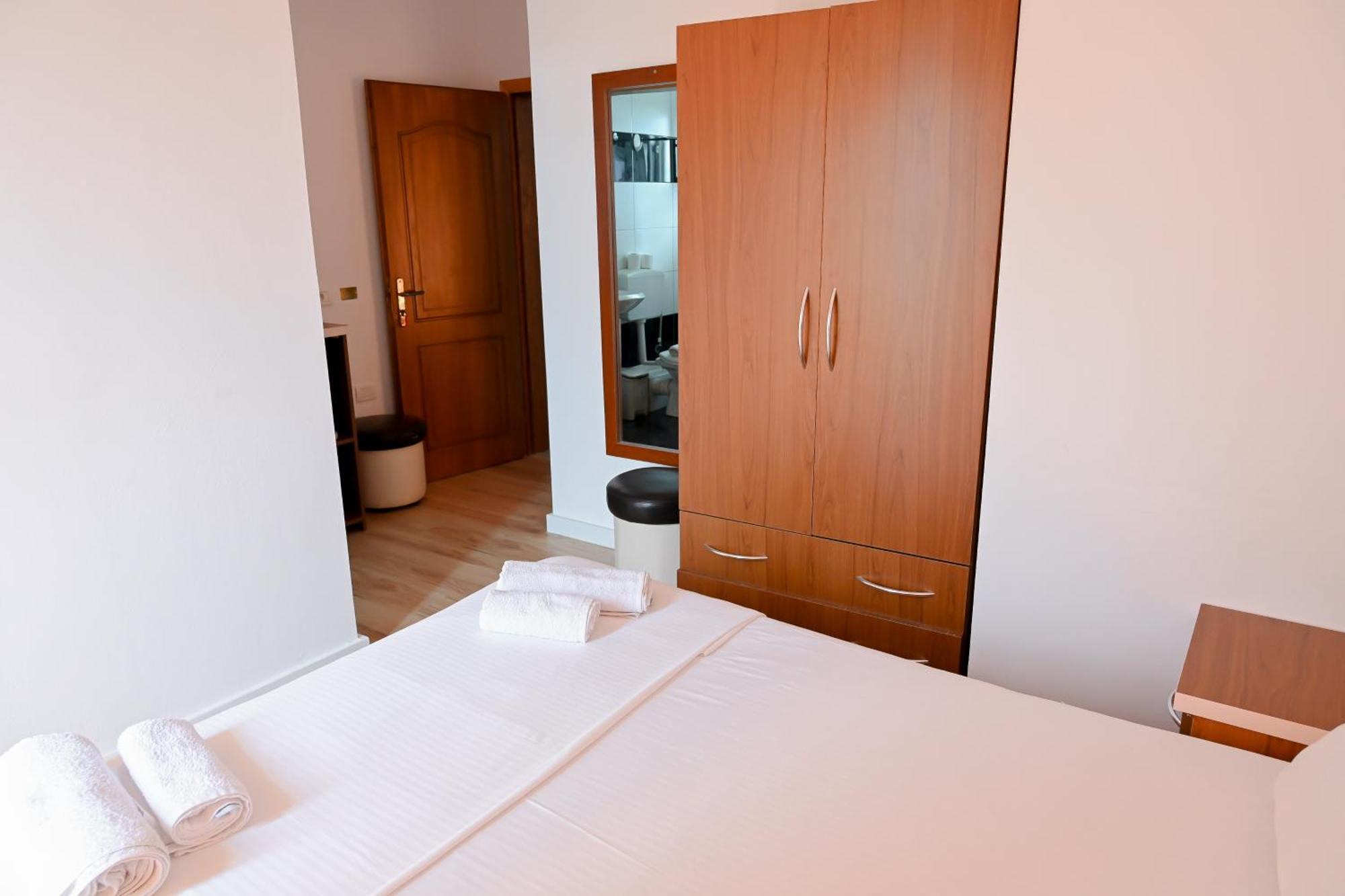 Hotel Kriti Max , Shengjin Шенгін Екстер'єр фото
